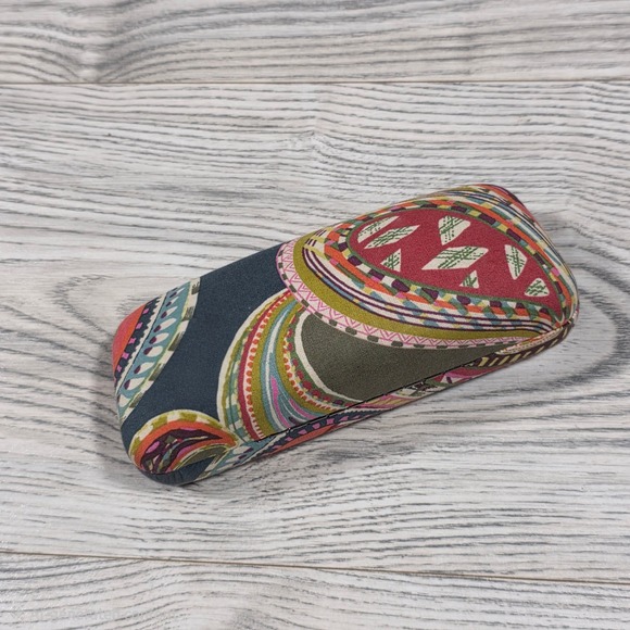 Vera Bradley Accessories - Vera Bradley Heirloom Pasley Clam Shell Case -Carolyn Nomadic Floral Frames